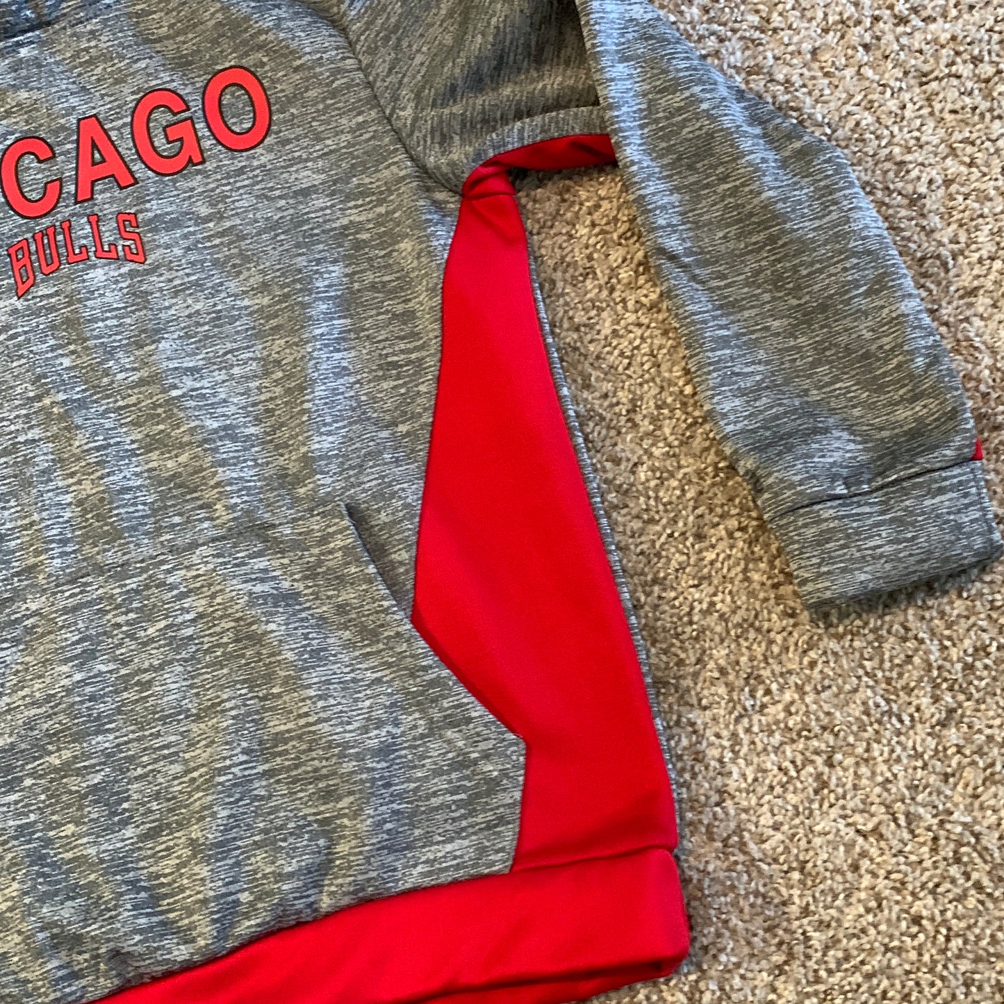 Colosseum youth basketball NBA Chicago Bulls sweatshirt hoodie size M 12/14