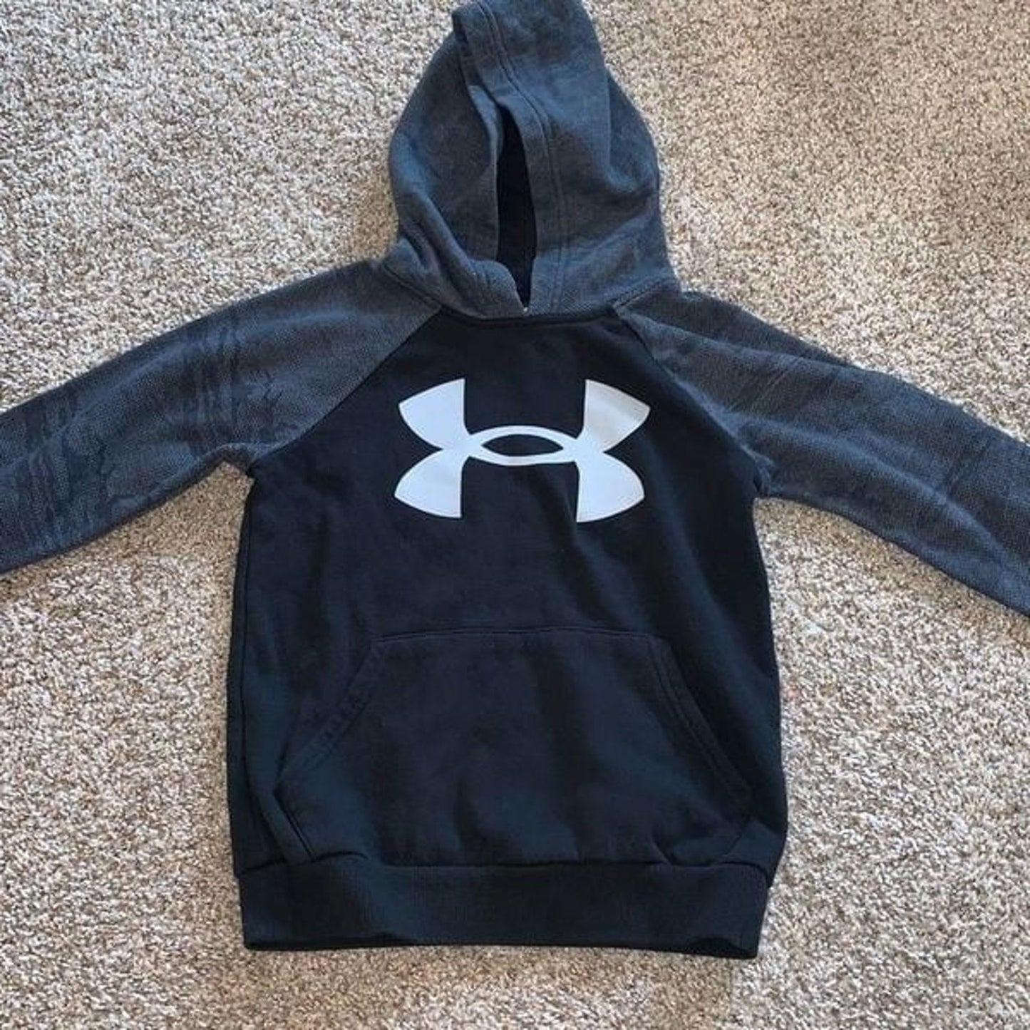 Under Armour kids hoodie, sweatshirt, youth small