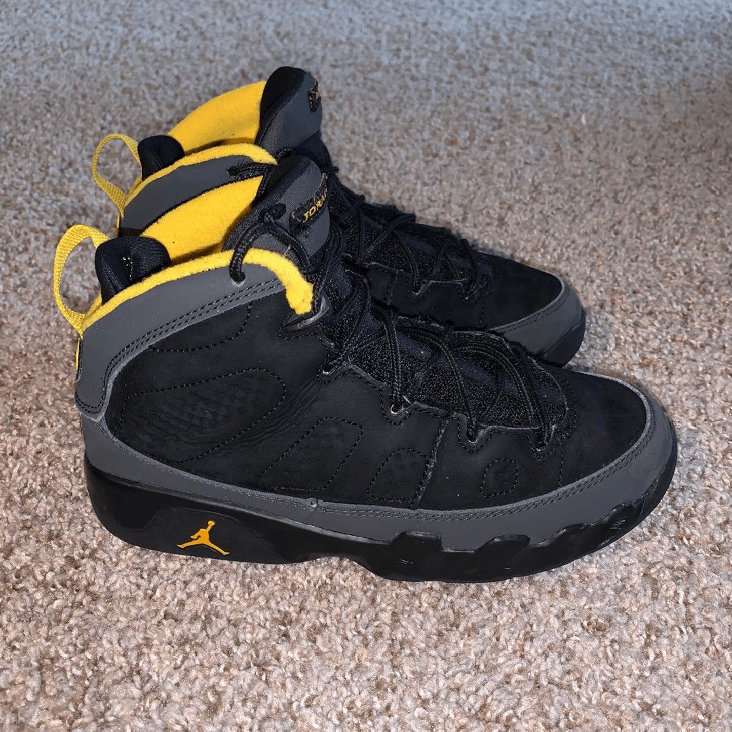 Nike Air Jordan retro 9 youth kids size 2Y